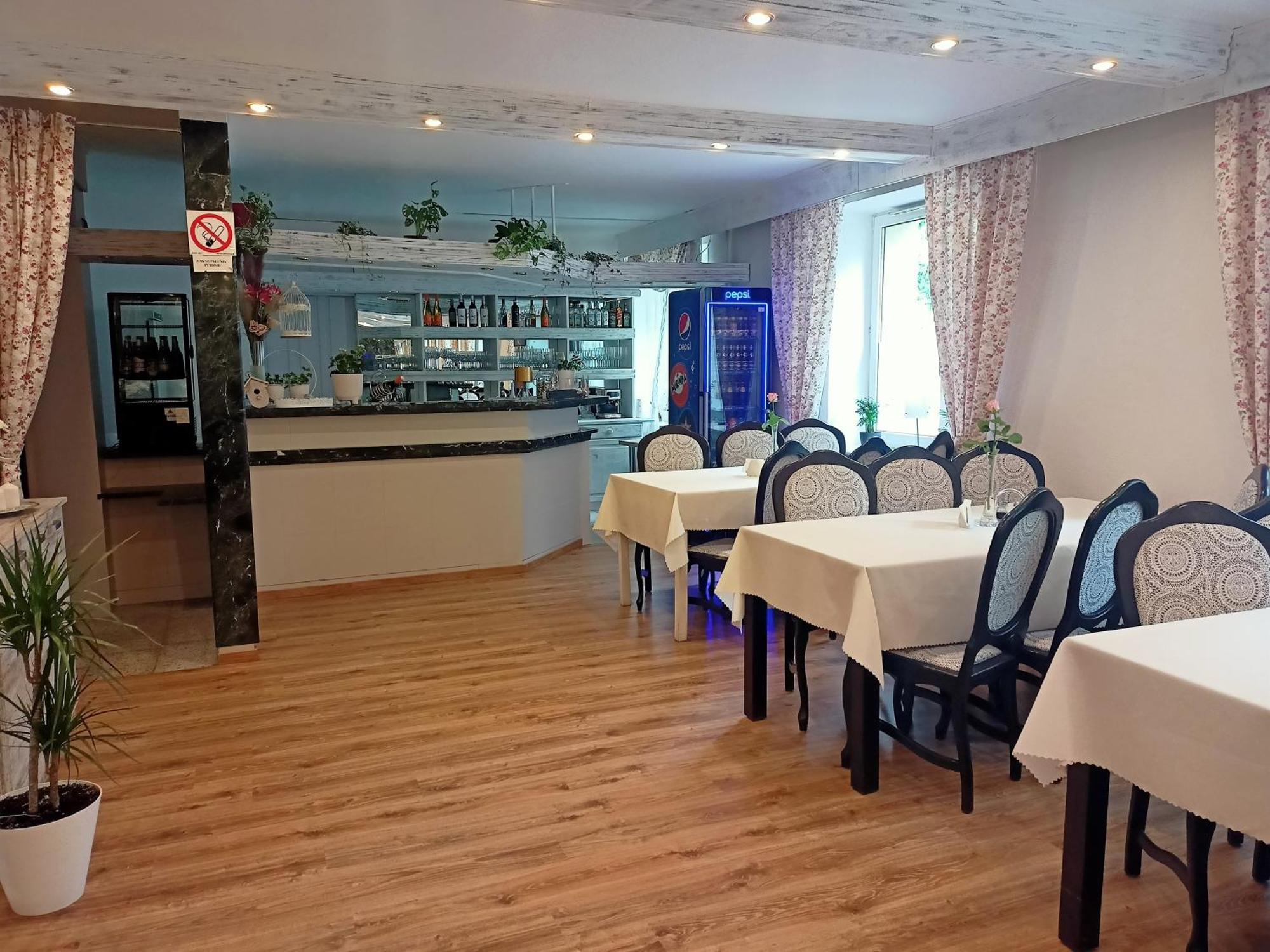 Iskra Hotel Radom Luaran gambar